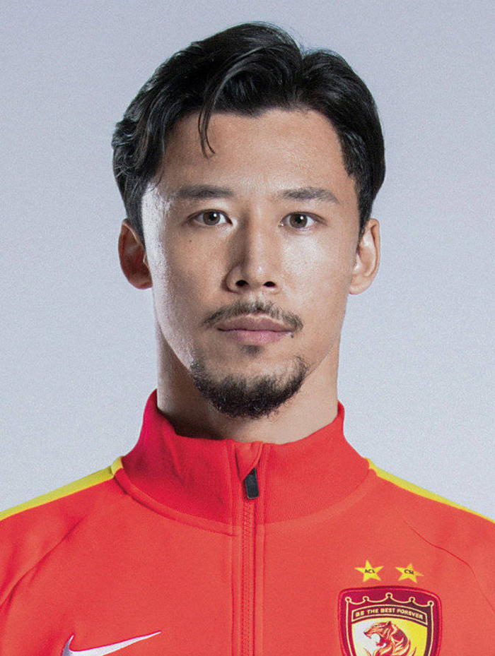 恒大俱乐部球员敬业拼搏,队伍士气高昂 恒大俱乐部球员敬业拼搏,队伍士气高昂