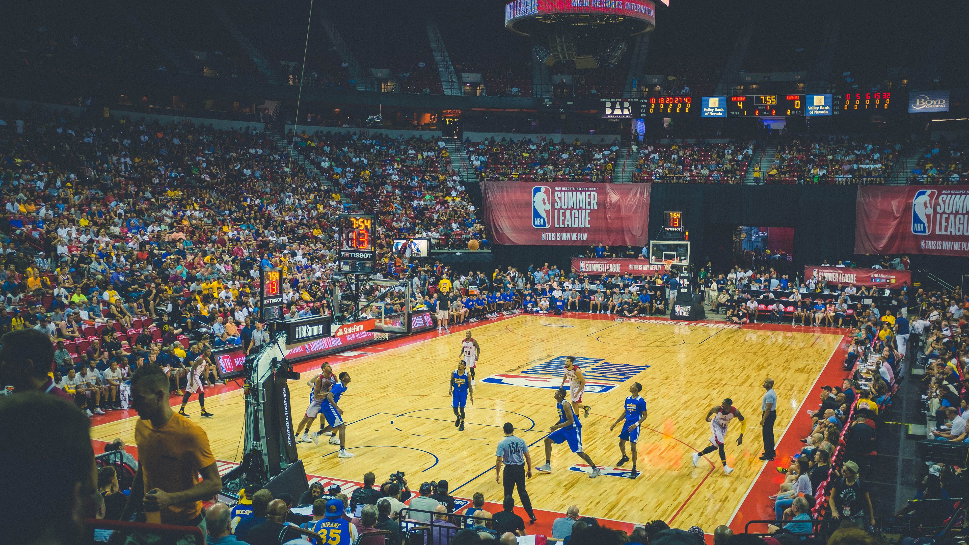 当奇迹成为日常,伊布带队力克巴萨,韩国足球的轻取哲学