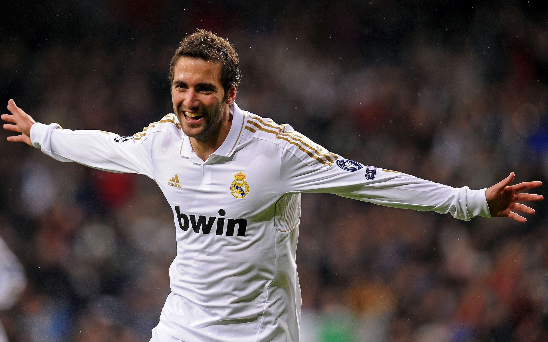 基米希惊艳导演完美胜利，利物浦三球完胜乌克兰劲旅